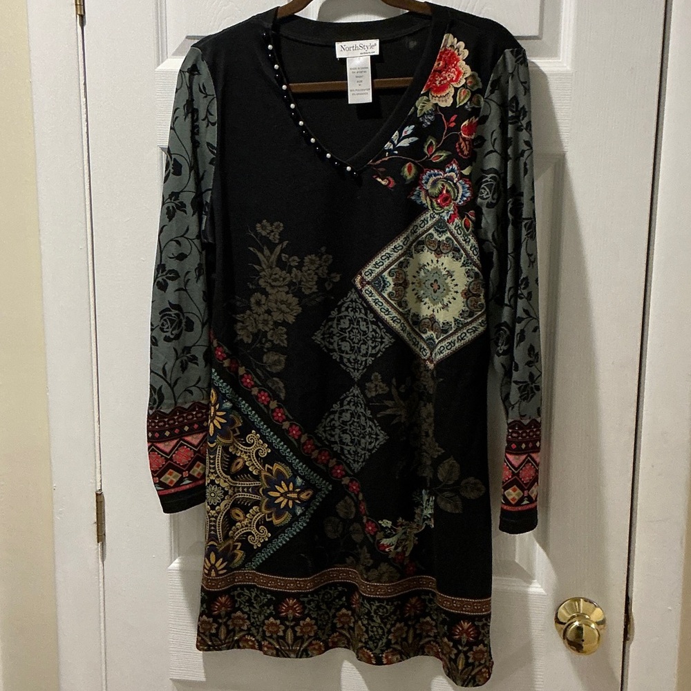 NorthStyle Black and Multicolor Long Sleeve Dress/ Tunic Size Medium